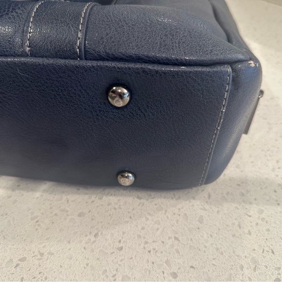 Kenneth Cole Reaction Briefcase - Picture 8 of 11